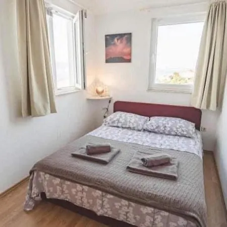 By The Sea Slatine, Ciovo - 9433 *